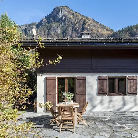 Beautifully Mountain In Private Parking Servoz